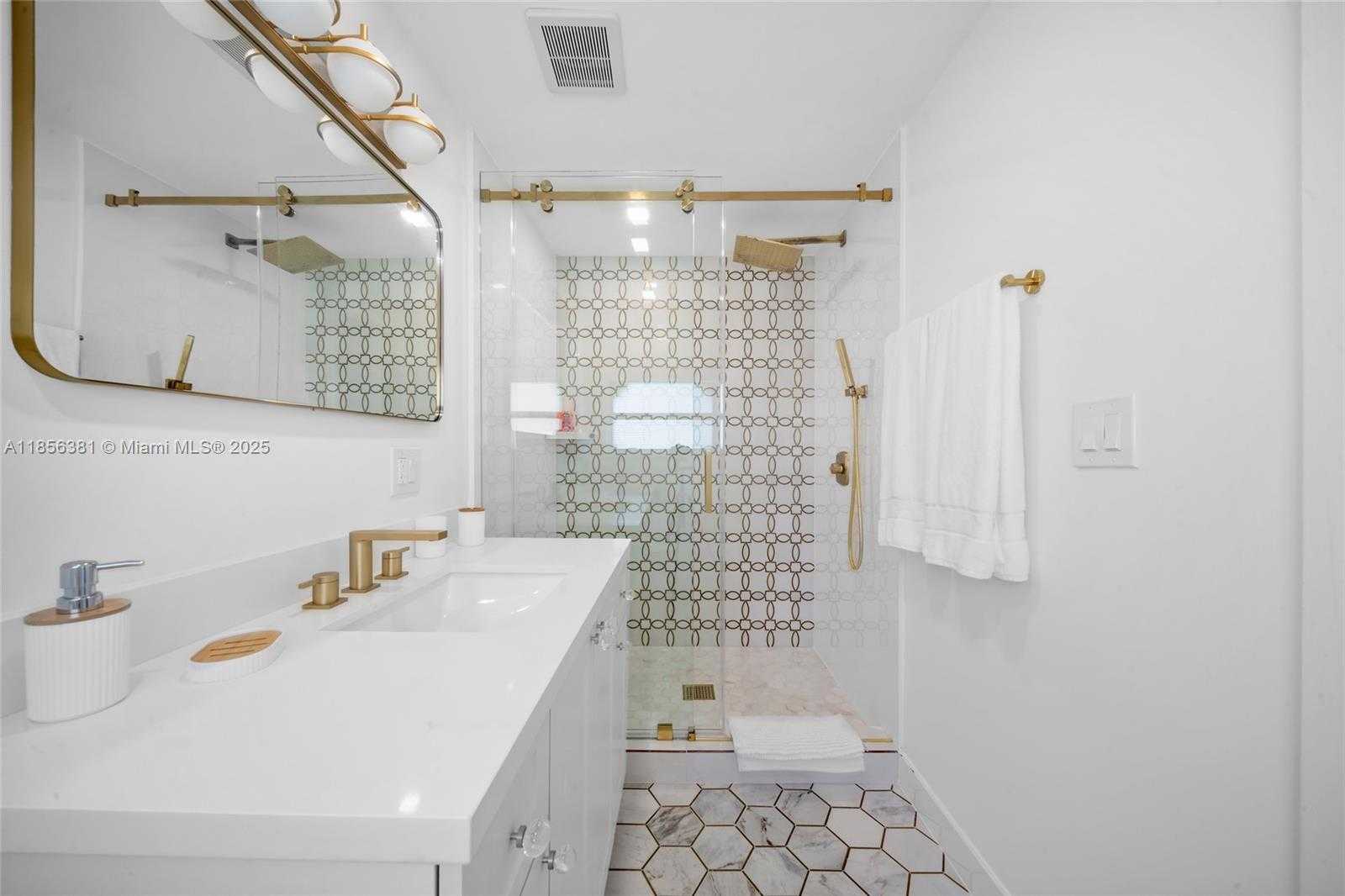 Small Image of 1625 HOLLYWOOD BLVD #1, Hollywood Number 36