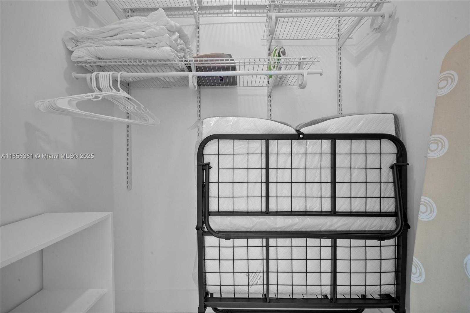 Small Image of 1625 HOLLYWOOD BLVD #1, Hollywood Number 40