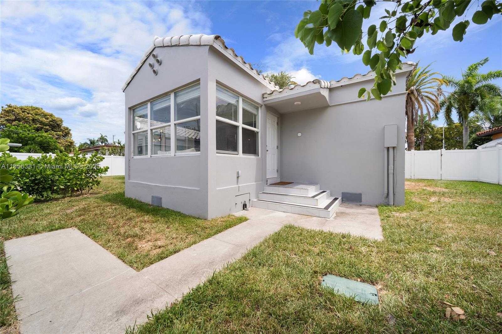 Small Image of 1625 HOLLYWOOD BLVD #1, Hollywood Number 41