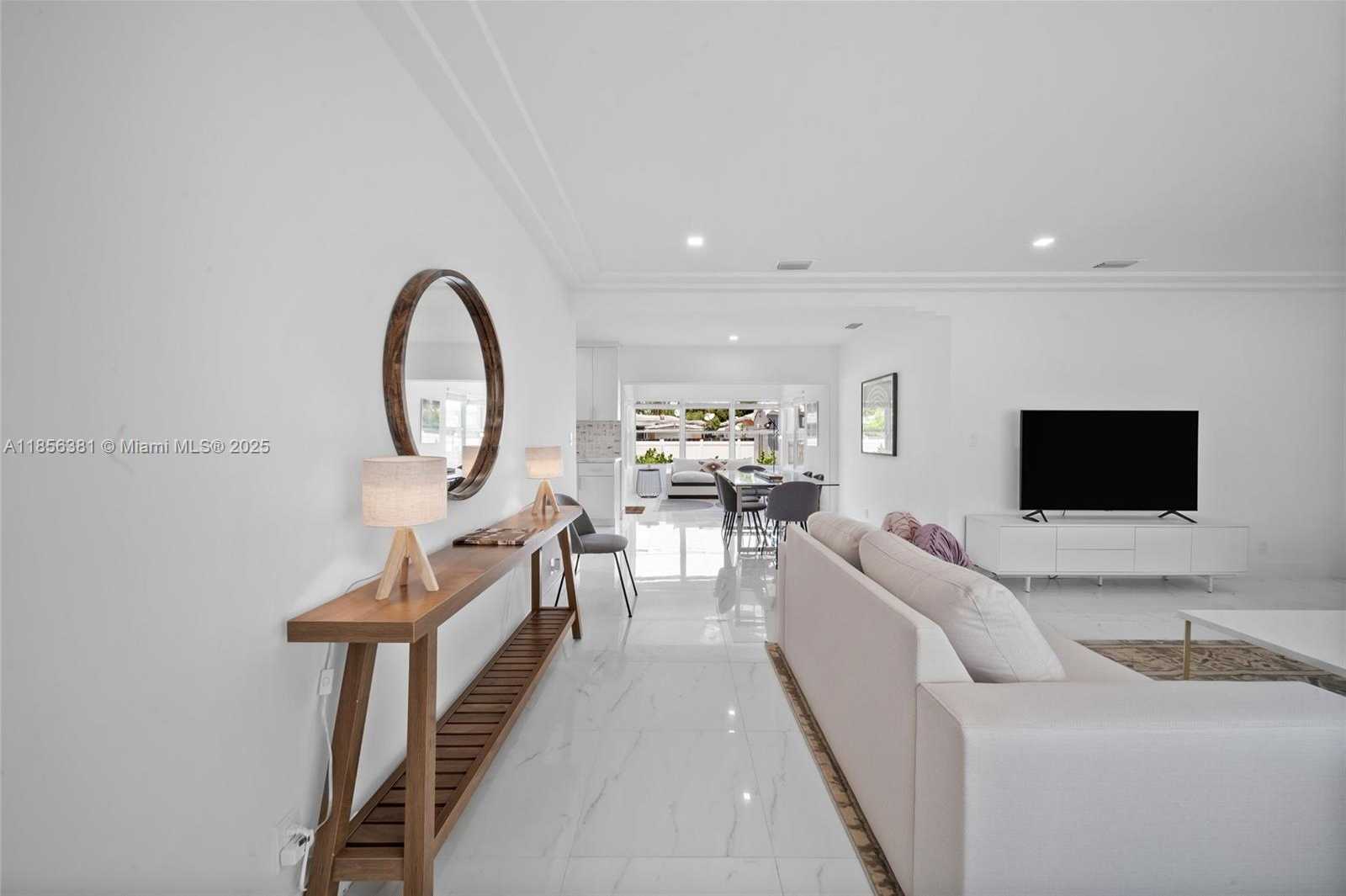 Small Image of 1625 HOLLYWOOD BLVD #1, Hollywood Number 7