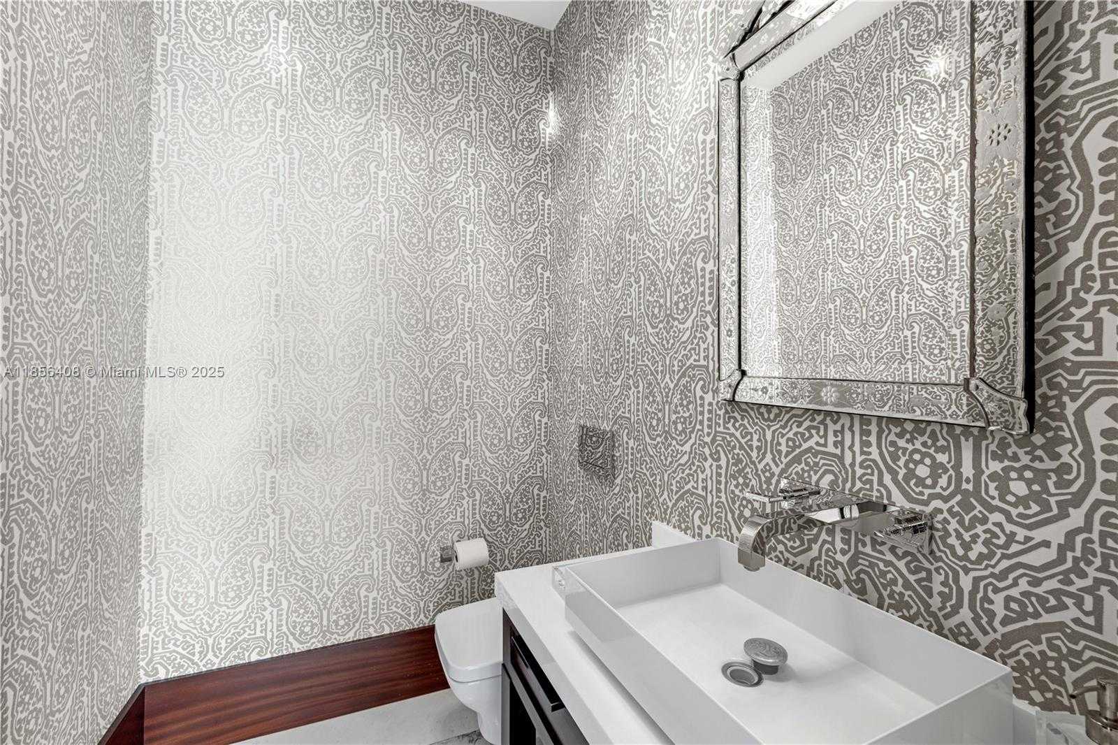 Small Image of 401 ARVIDA PKWY #., Coral Gables Number 15