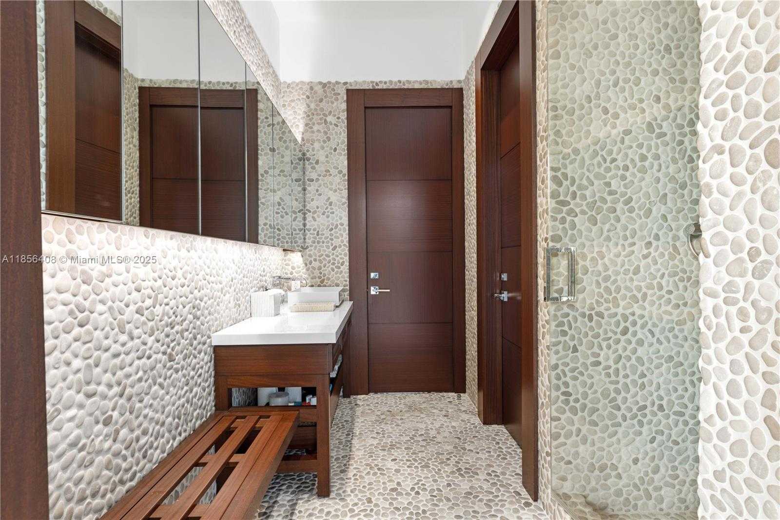 Small Image of 401 ARVIDA PKWY #., Coral Gables Number 17