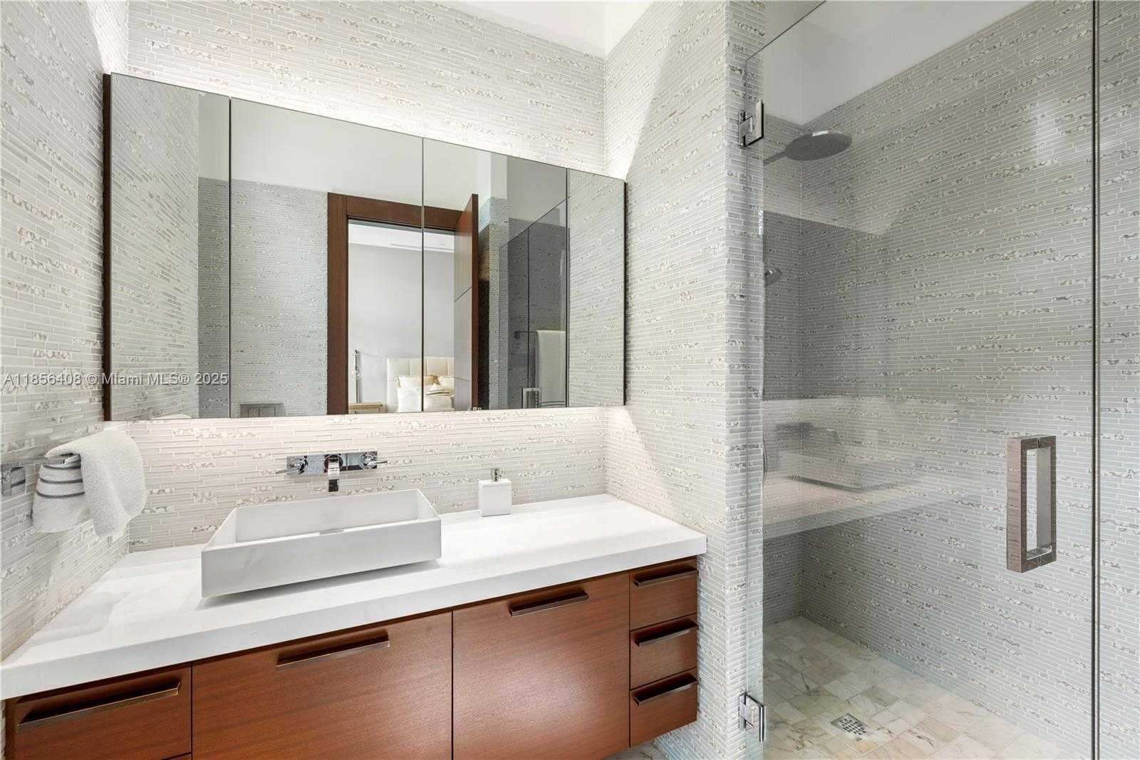 Small Image of 401 ARVIDA PKWY #., Coral Gables Number 22