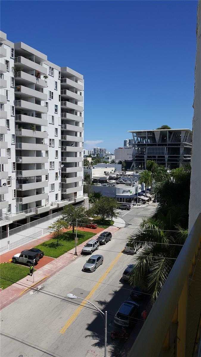Small Image of 1340 LINCOLN RD #706, Miami Beach Number 2