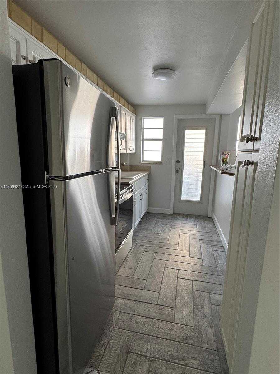 Small Image of 1340 LINCOLN RD #706, Miami Beach Number 5