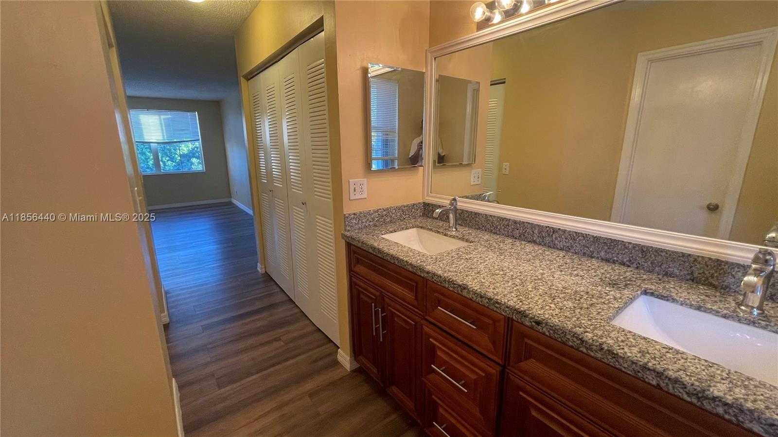 Small Image of 8274 SOUTH WEST 42ND CT, Davie Number 16