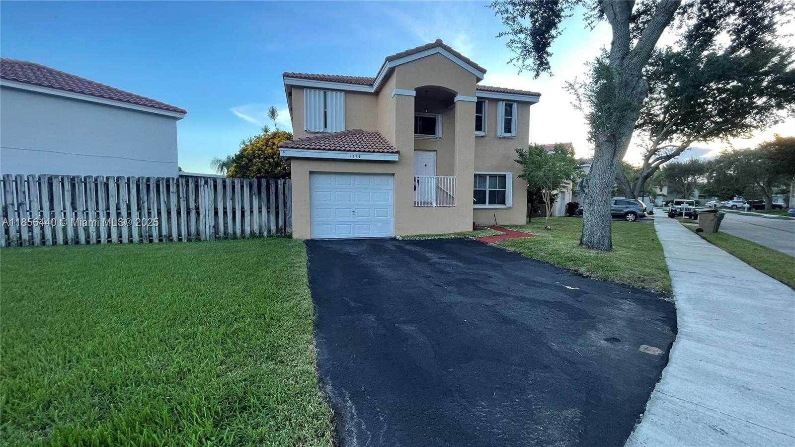 Small Image of 8274 SOUTH WEST 42ND CT, Davie Number 2