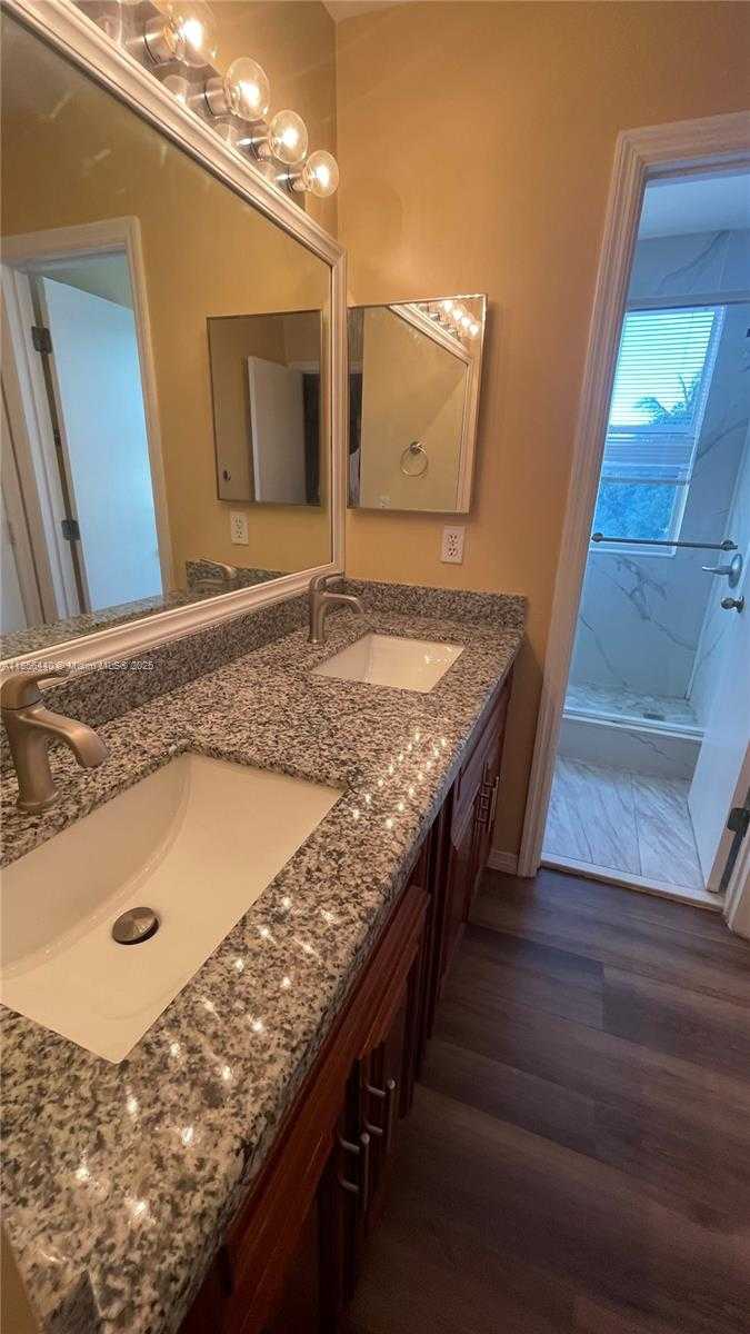 Small Image of 8274 SOUTH WEST 42ND CT, Davie Number 29