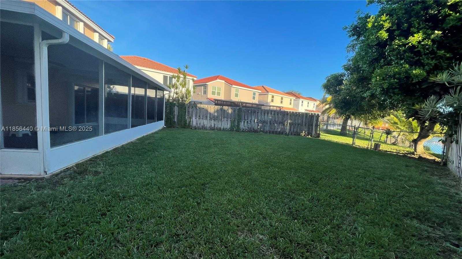 Small Image of 8274 SOUTH WEST 42ND CT, Davie Number 32