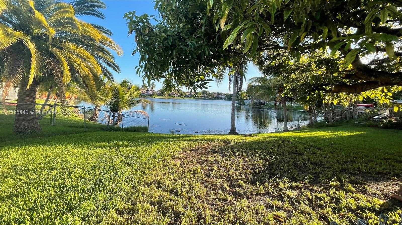 Small Image of 8274 SOUTH WEST 42ND CT, Davie Number 35