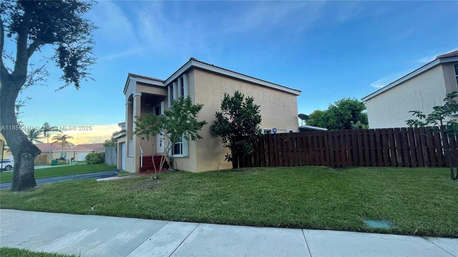 Small Image of 8274 SOUTH WEST 42ND CT, Davie Number 40