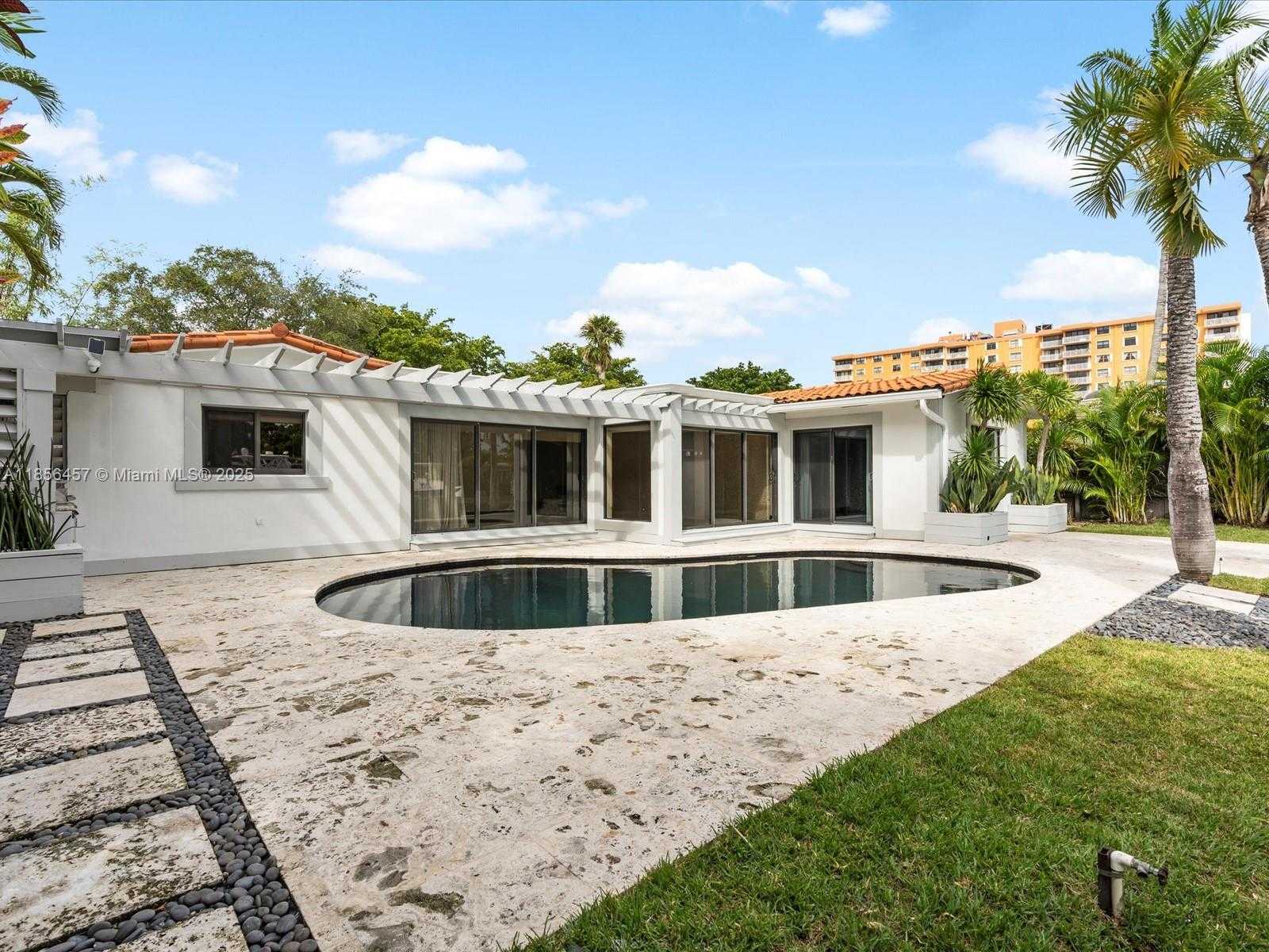 Small Image of 13205 ARCH CREEK TER, North Miami Number 13