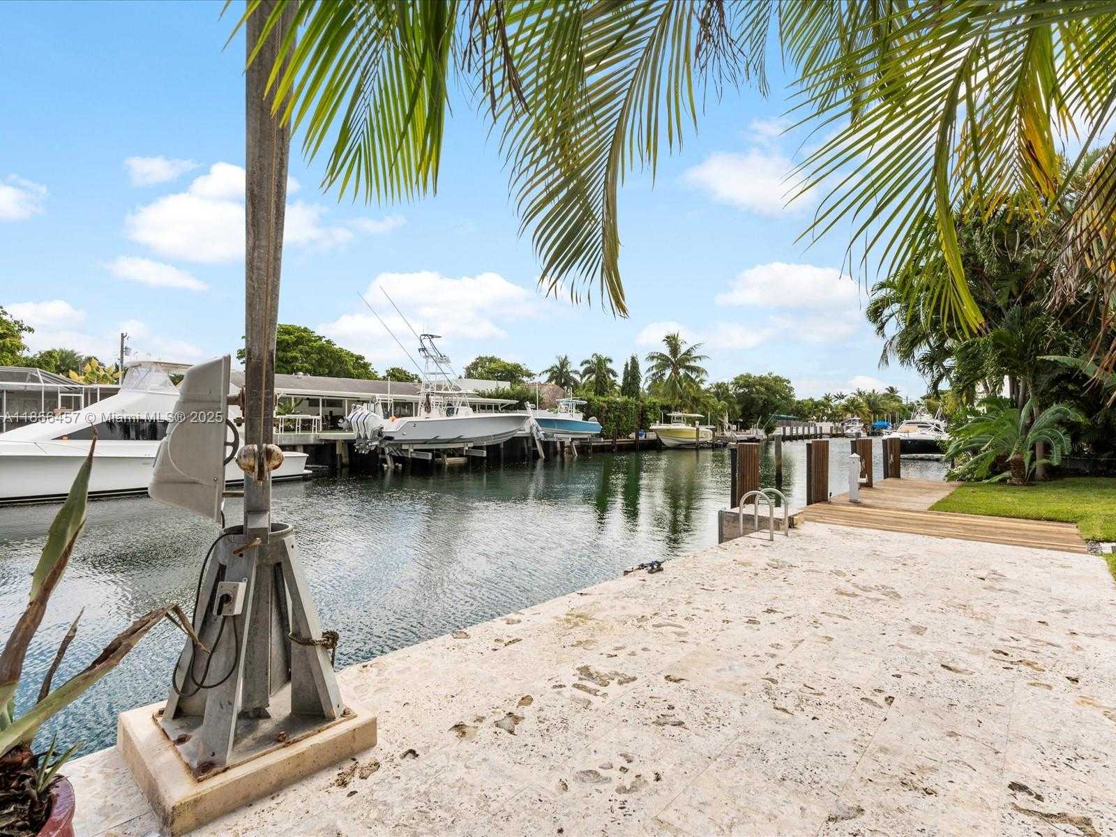 Small Image of 13205 ARCH CREEK TER, North Miami Number 14