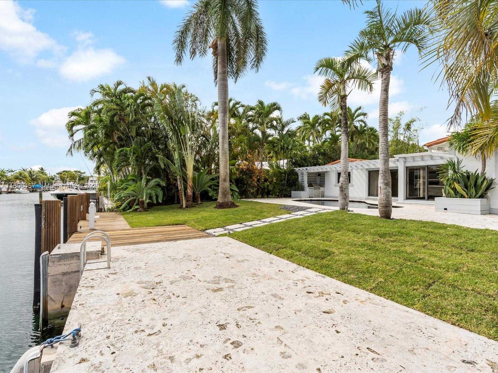 Small Image of 13205 ARCH CREEK TER, North Miami Number 15