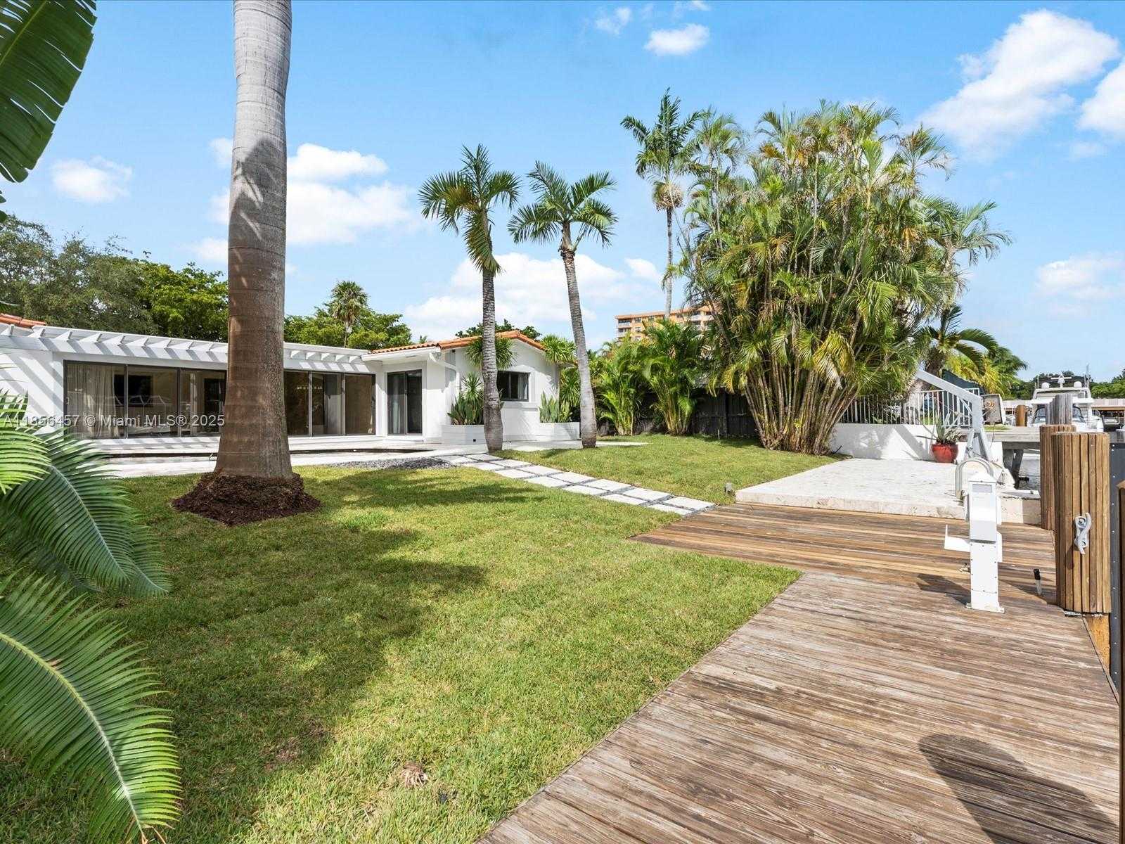 Small Image of 13205 ARCH CREEK TER, North Miami Number 16