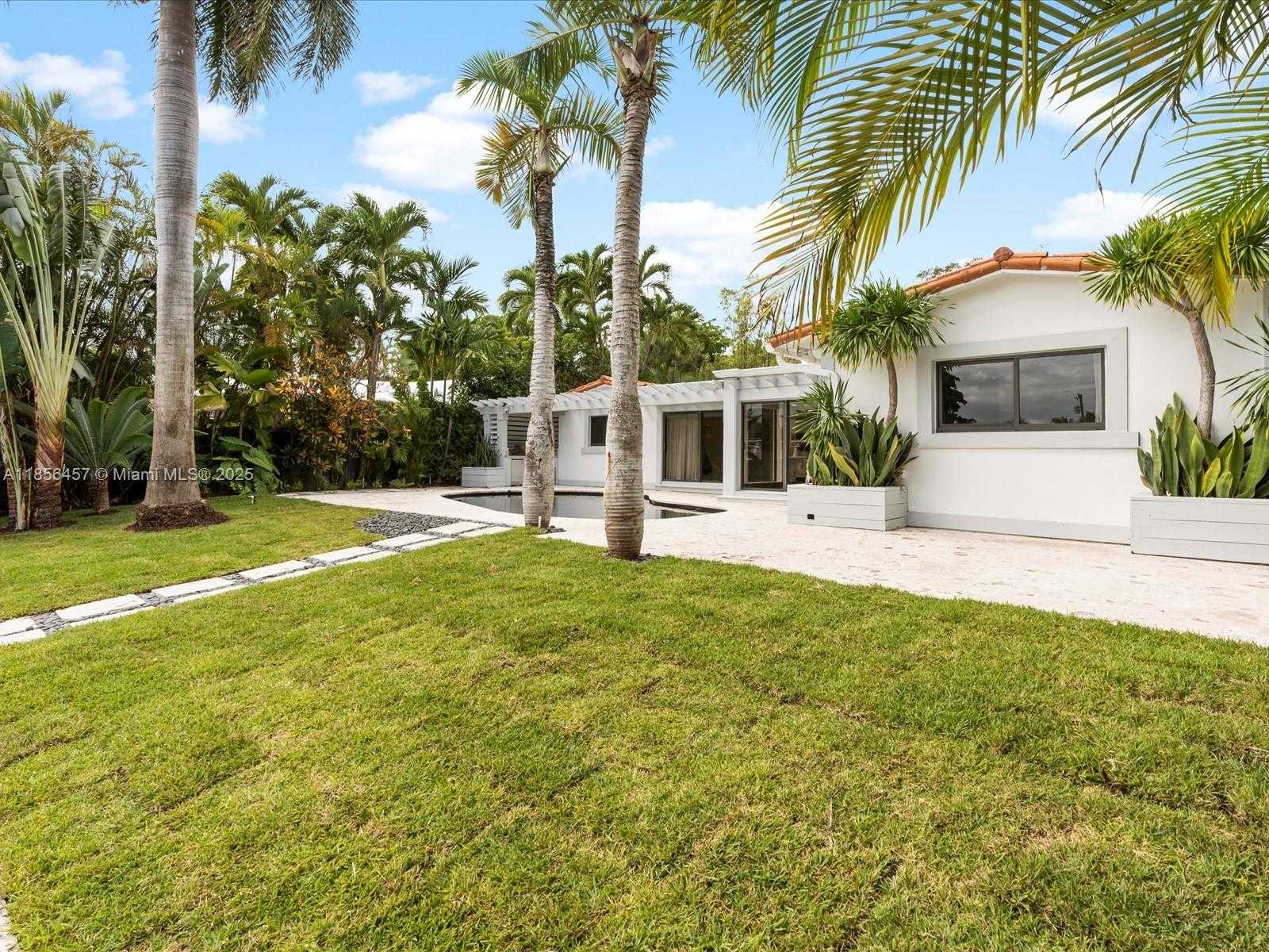 Small Image of 13205 ARCH CREEK TER, North Miami Number 18