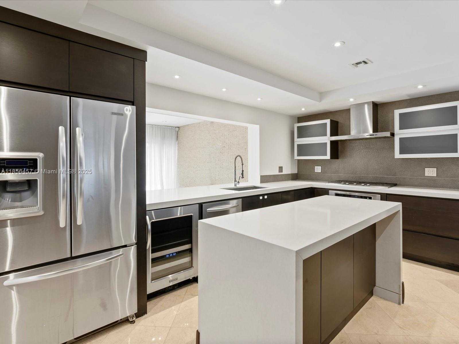 Small Image of 13205 ARCH CREEK TER, North Miami Number 26