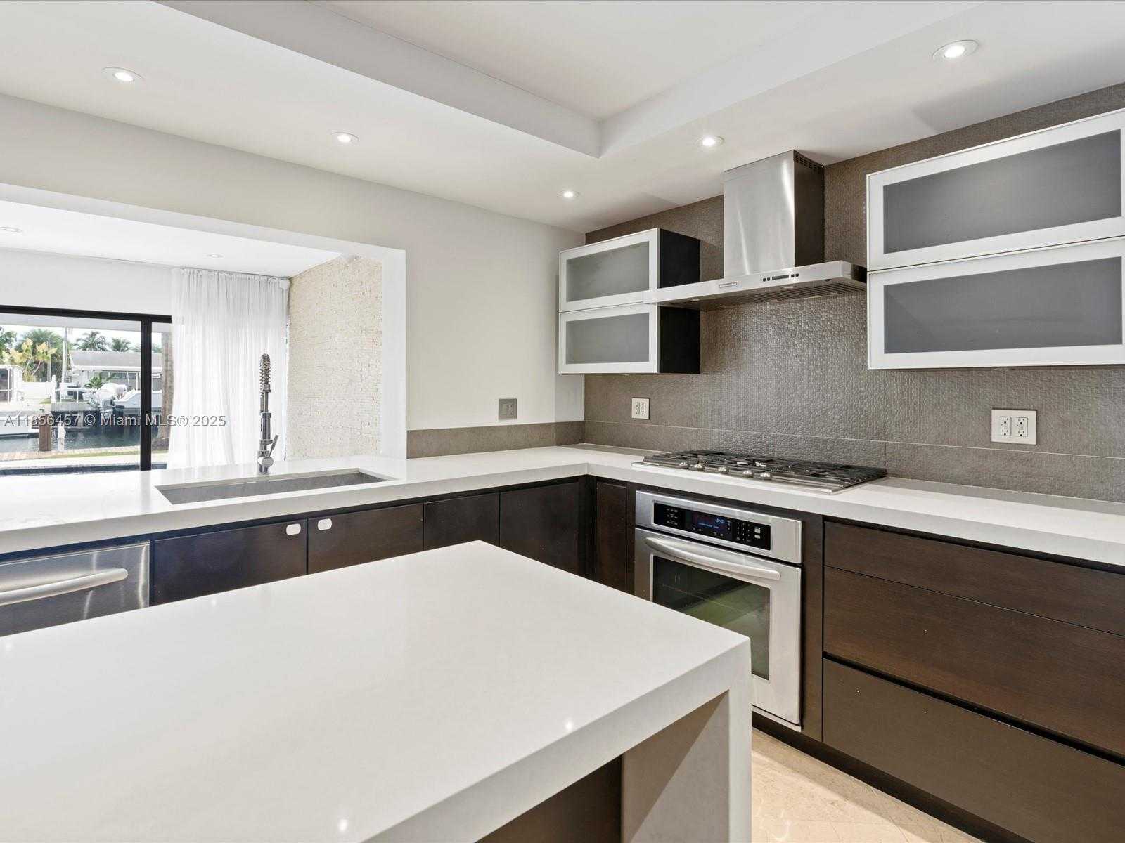 Small Image of 13205 ARCH CREEK TER, North Miami Number 28