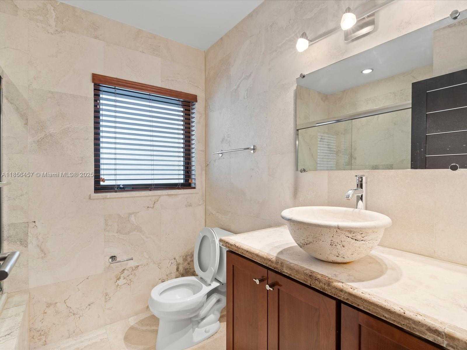Small Image of 13205 ARCH CREEK TER, North Miami Number 42