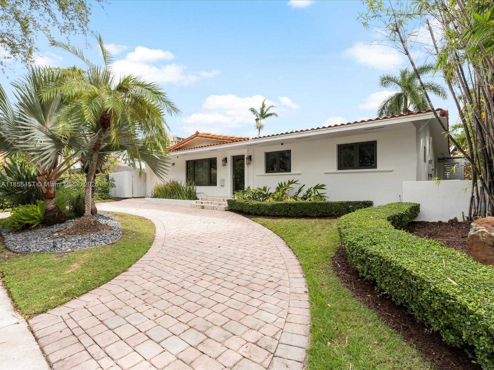 Small Image of 13205 ARCH CREEK TER, North Miami Number 6