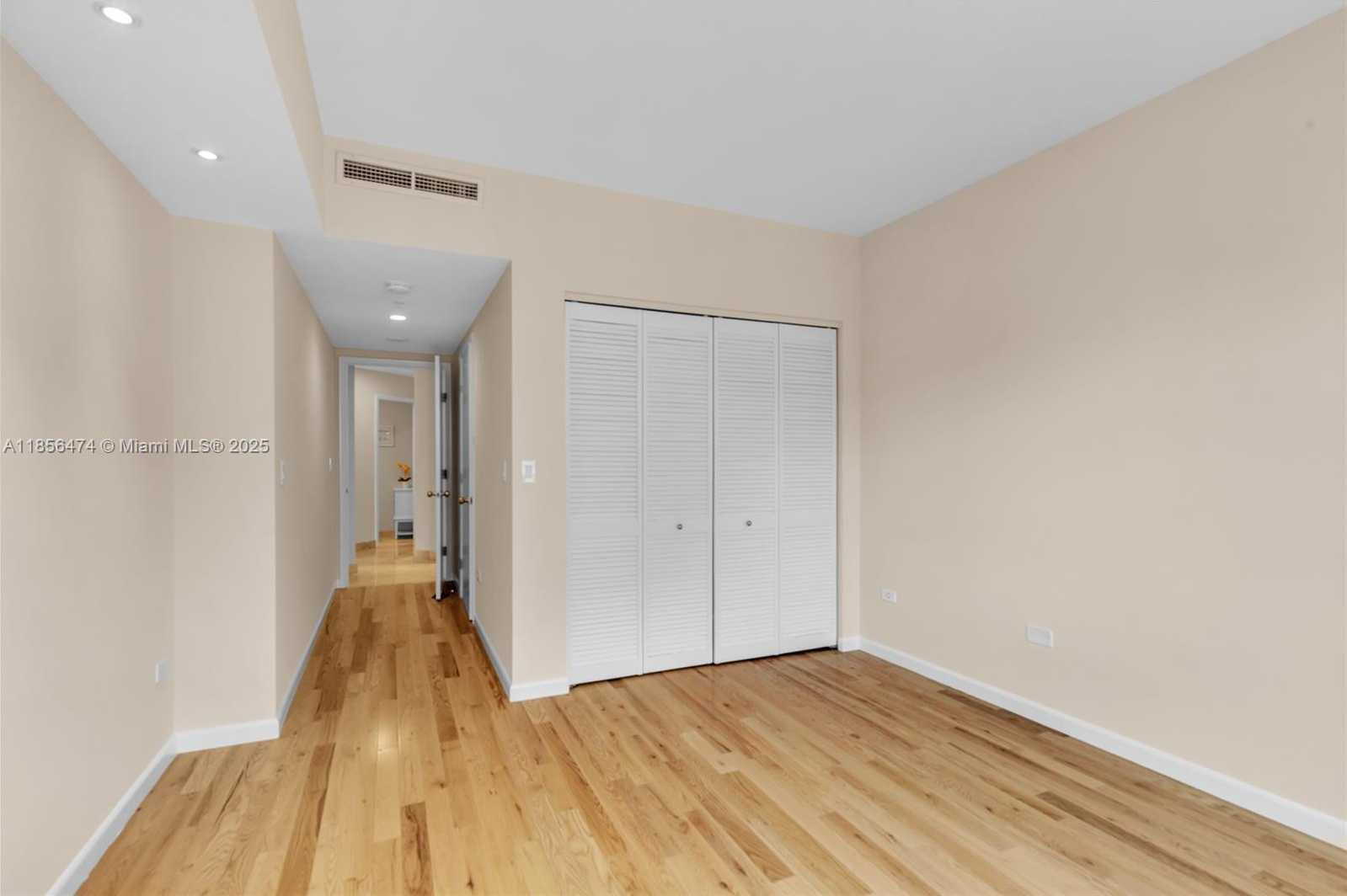 Small Image of 801 BRICKELL KEY BLVD #3212, Miami Number 22
