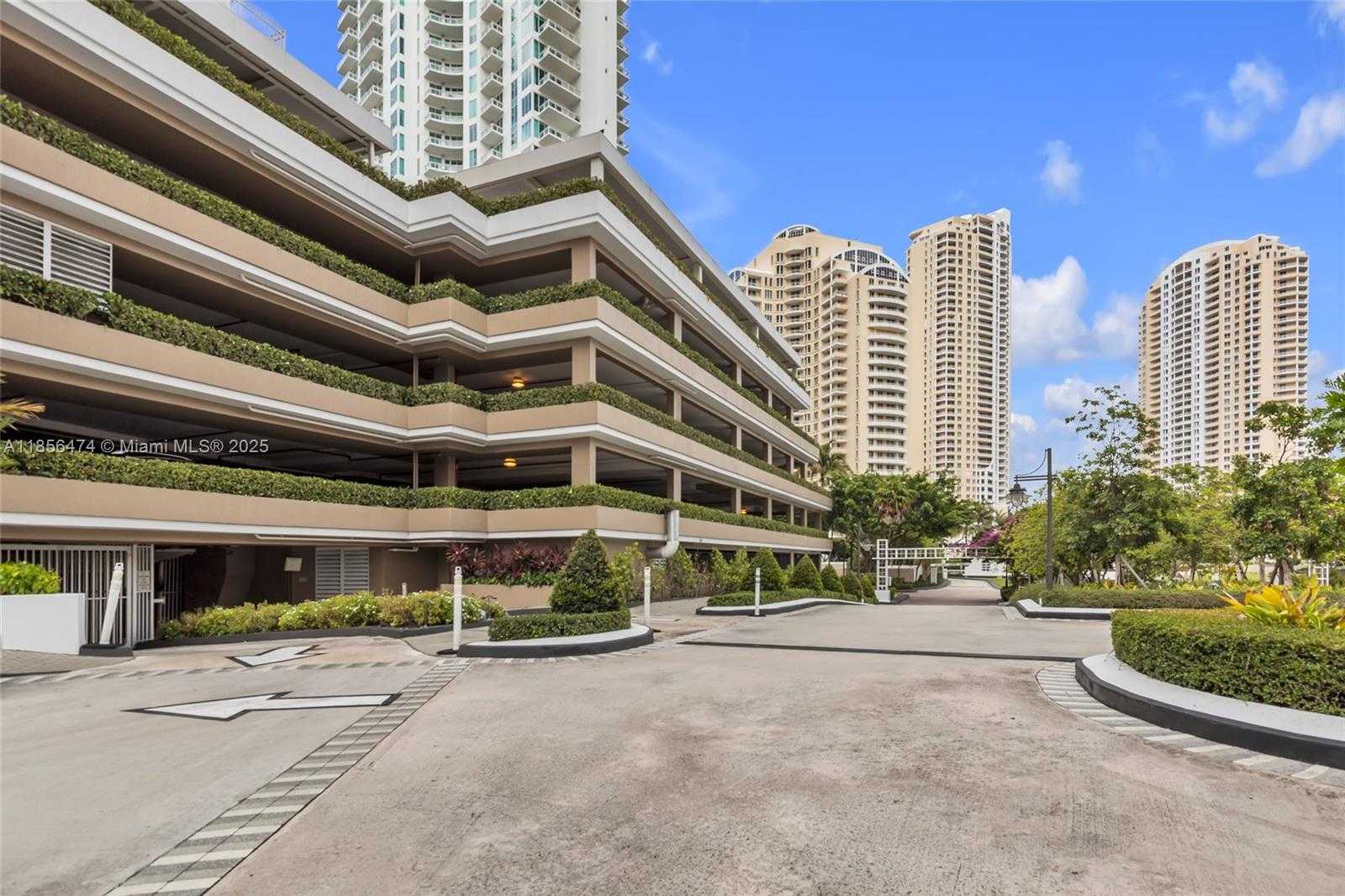 Small Image of 801 BRICKELL KEY BLVD #3212, Miami Number 43