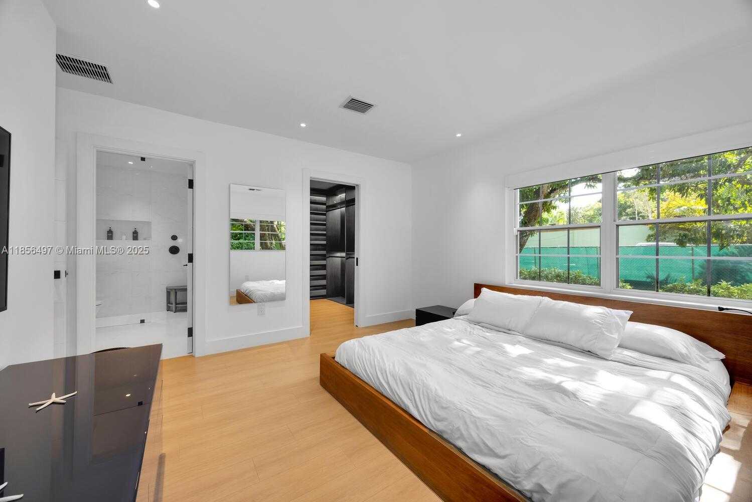 Small Image of 5827 SOUTH WEST 69TH CT #5827, Miami Number 11