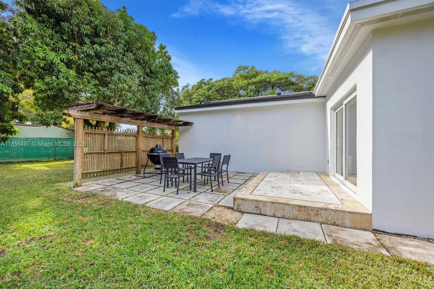 Small Image of 5827 SOUTH WEST 69TH CT #5827, Miami Number 19