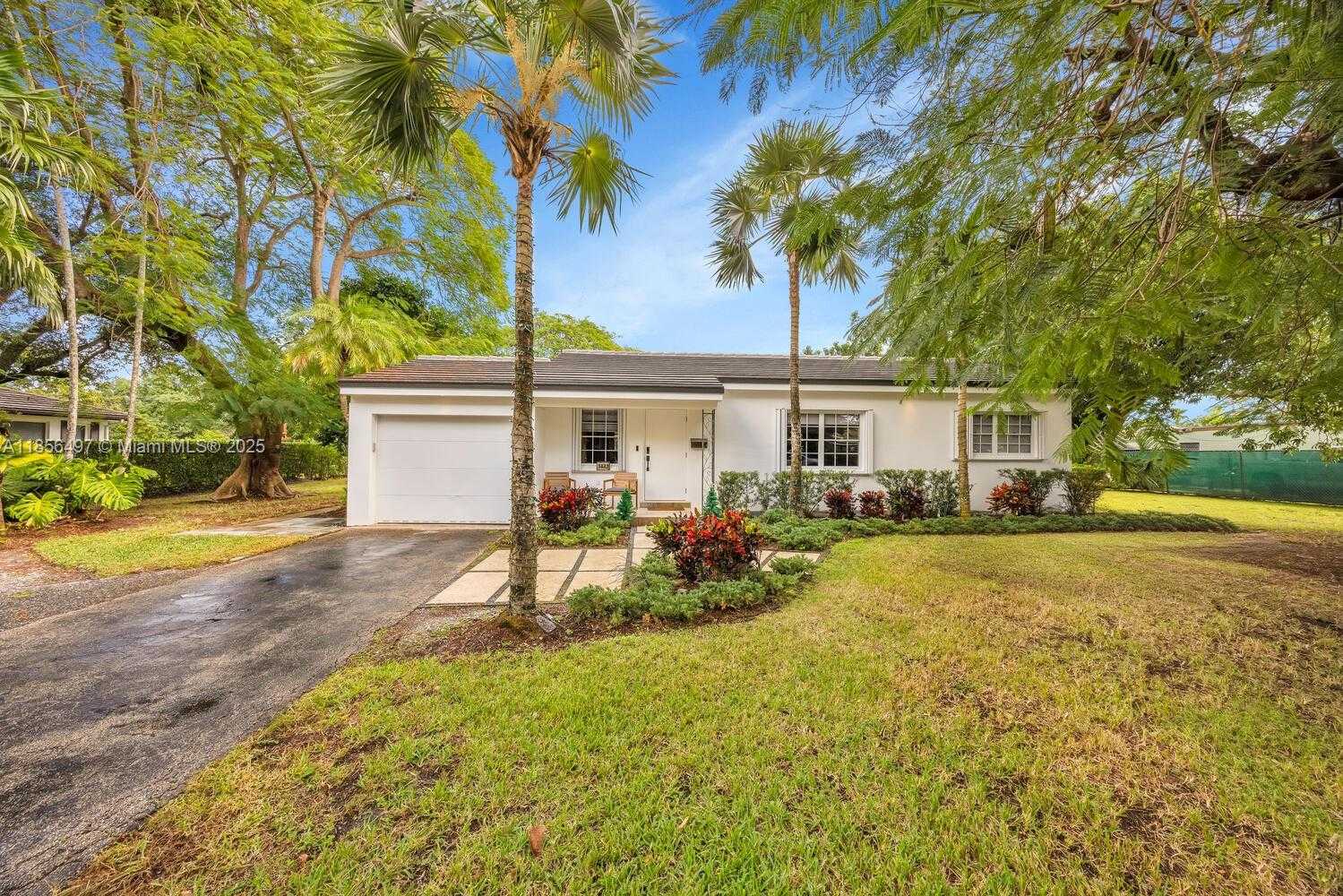 Small Image of 5827 SOUTH WEST 69TH CT #5827, Miami Number 25