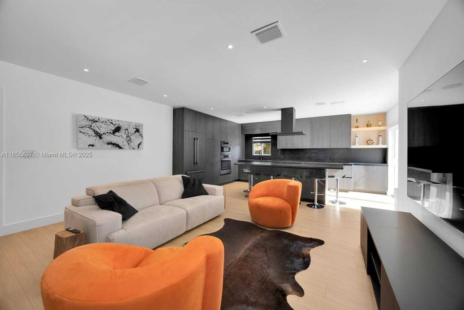 Small Image of 5827 SOUTH WEST 69TH CT #5827, Miami Number 4