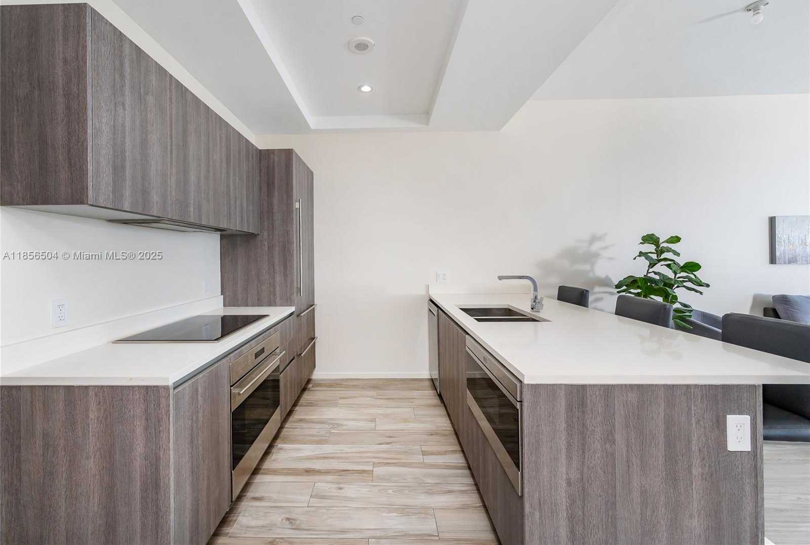 Small Image of 801 SOUTH MIAMI AVE #5207, Miami Number 9