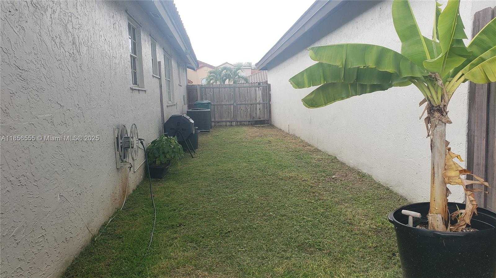 Small Image of 15564 SOUTH WEST 63RD TER, Miami Number 4