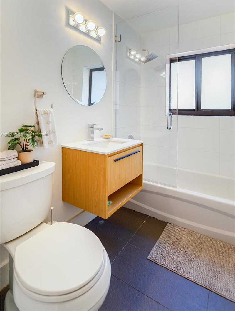 Small Image of North Miami Number 7