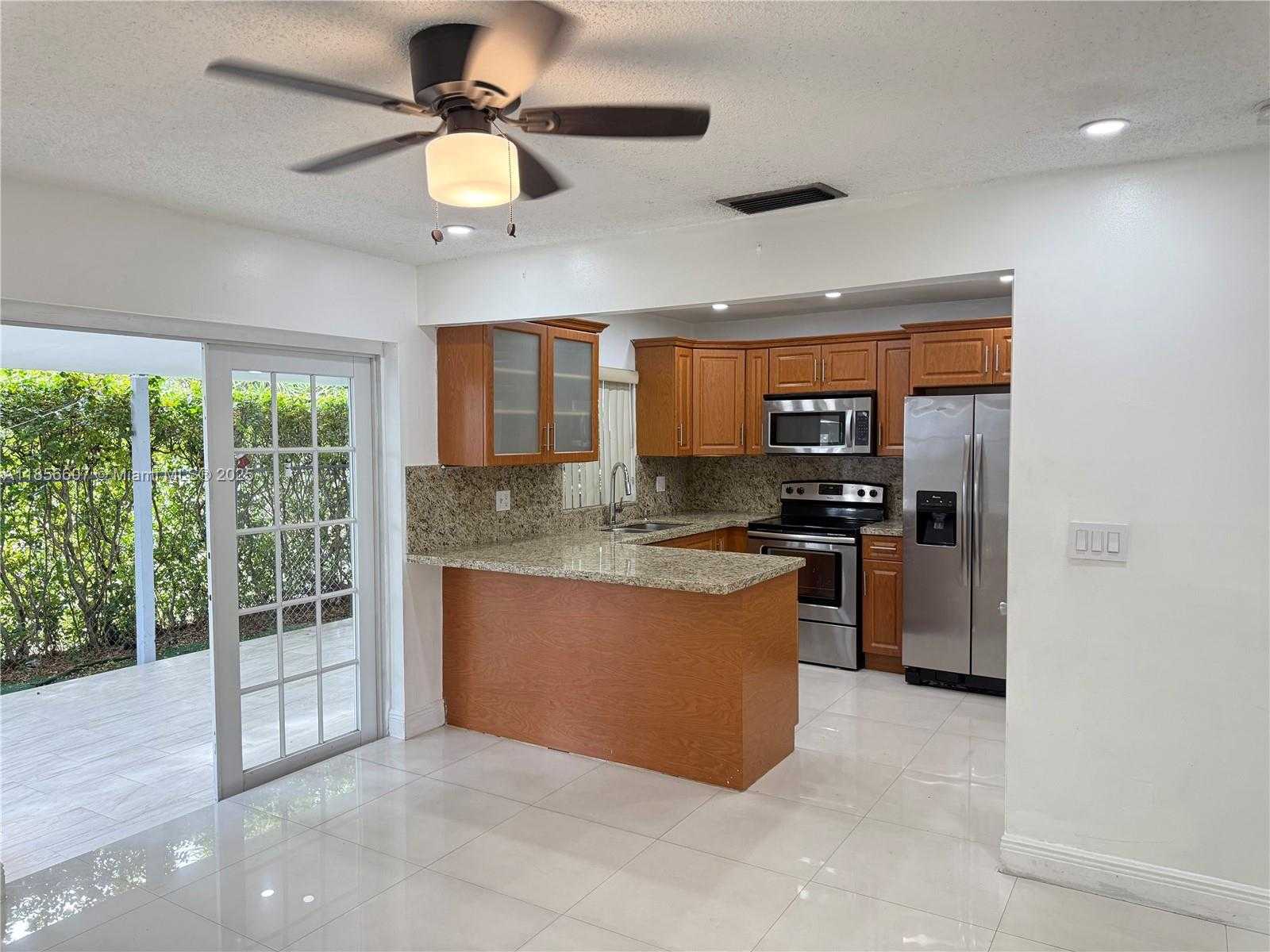 Small Image of 2322 SOUTH WEST 106TH CT, Miami Number 2