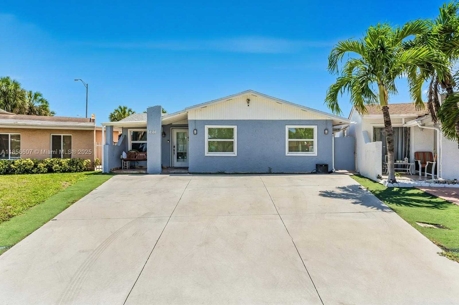 Small Image of 2322 SOUTH WEST 106TH CT, Miami Number 6