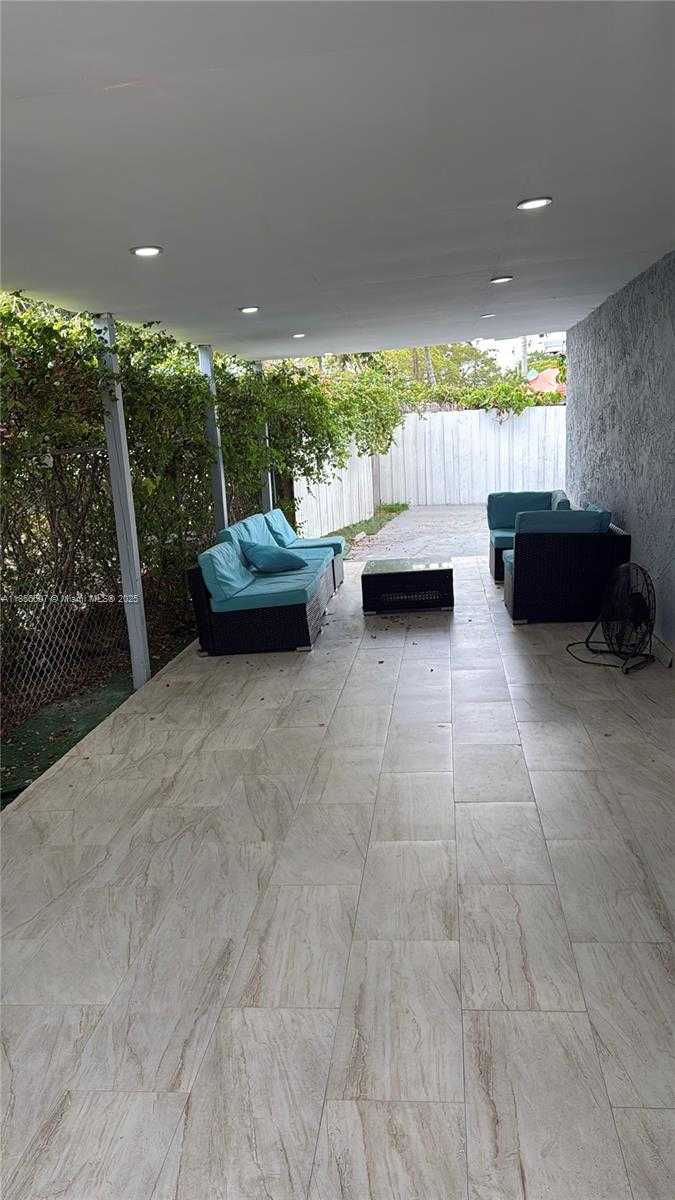 Small Image of 2322 SOUTH WEST 106TH CT, Miami Number 8