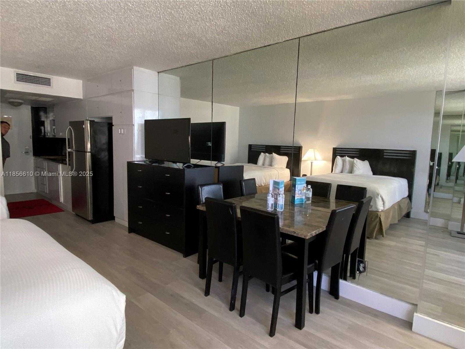 Small Image of 19201 COLLINS AVE #522, Sunny Isles Beach Number 4