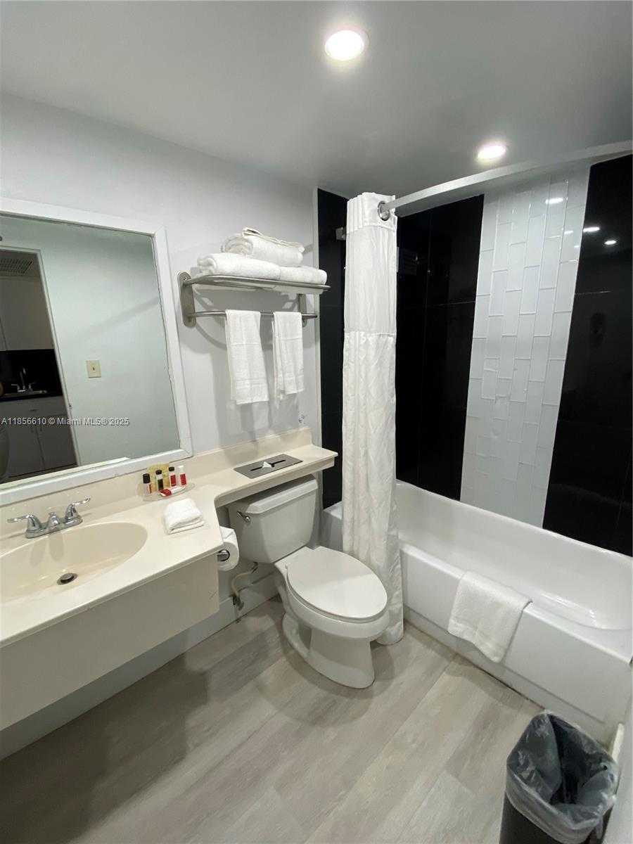 Small Image of 19201 COLLINS AVE #522, Sunny Isles Beach Number 5