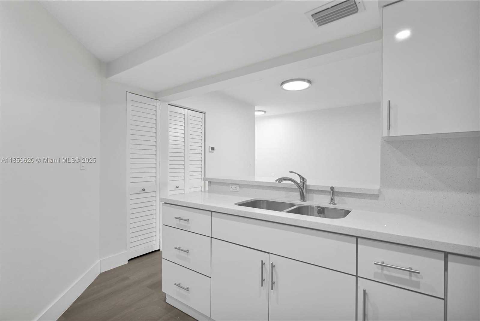 Small Image of 9715 FONTAINEBLEAU BLVD #E108, Miami Number 10
