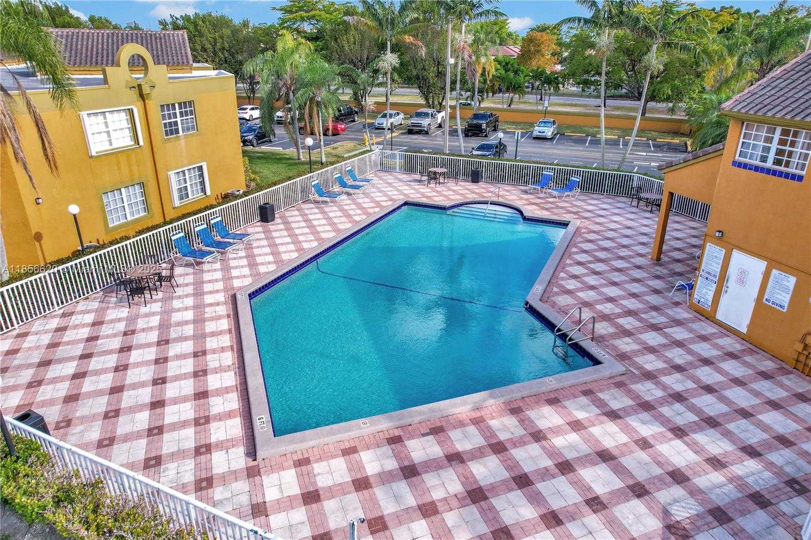 Small Image of 9715 FONTAINEBLEAU BLVD #E108, Miami Number 30
