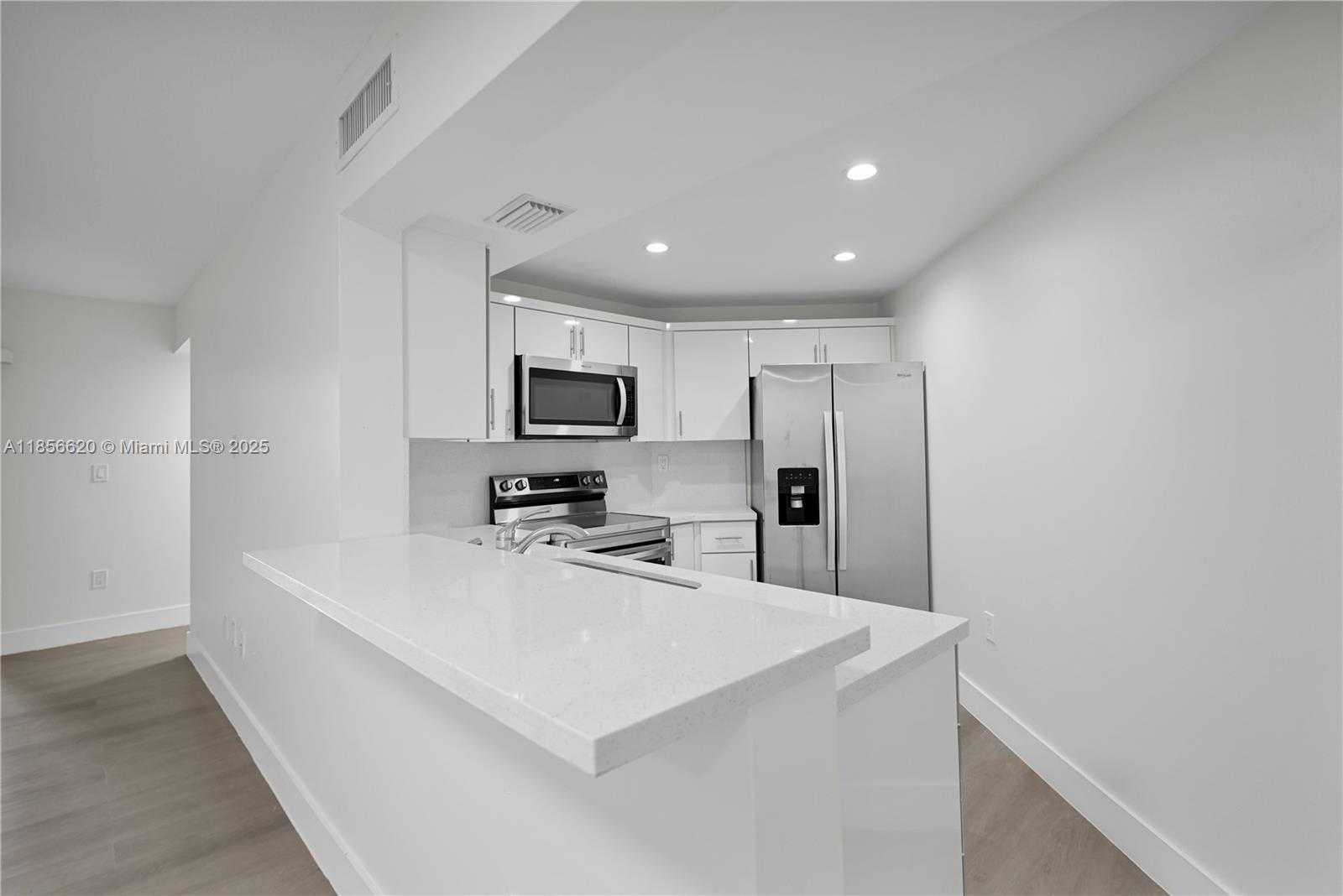 Small Image of 9715 FONTAINEBLEAU BLVD #E108, Miami Number 4
