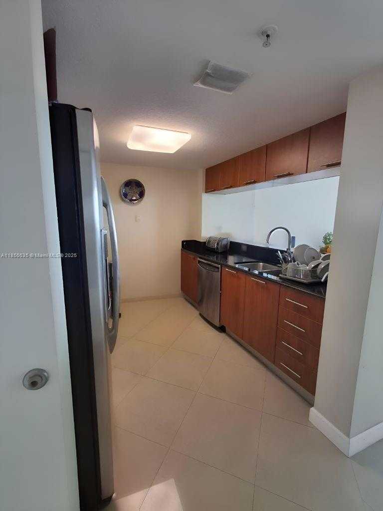 Small Image of 1800 NORTH BAYSHORE DR #3908, Miami Number 11