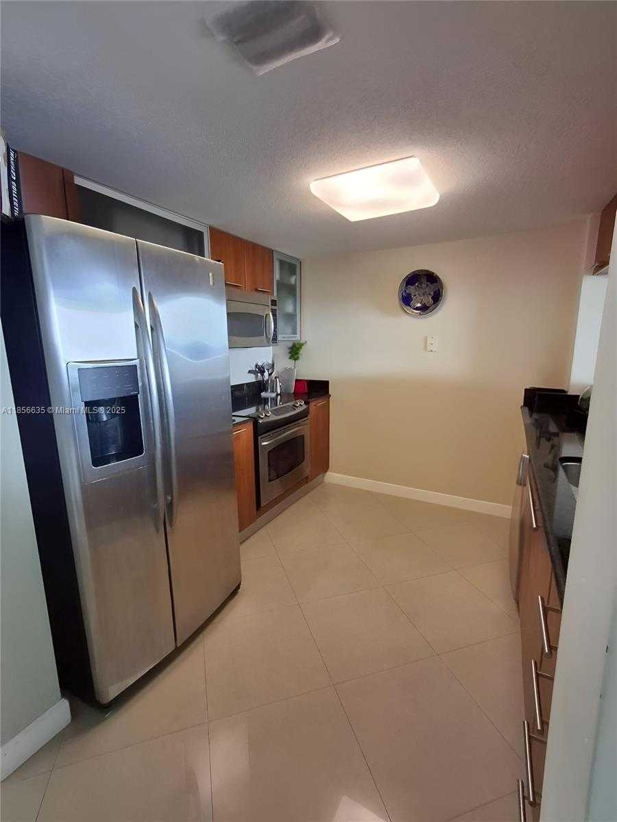 Small Image of 1800 NORTH BAYSHORE DR #3908, Miami Number 12