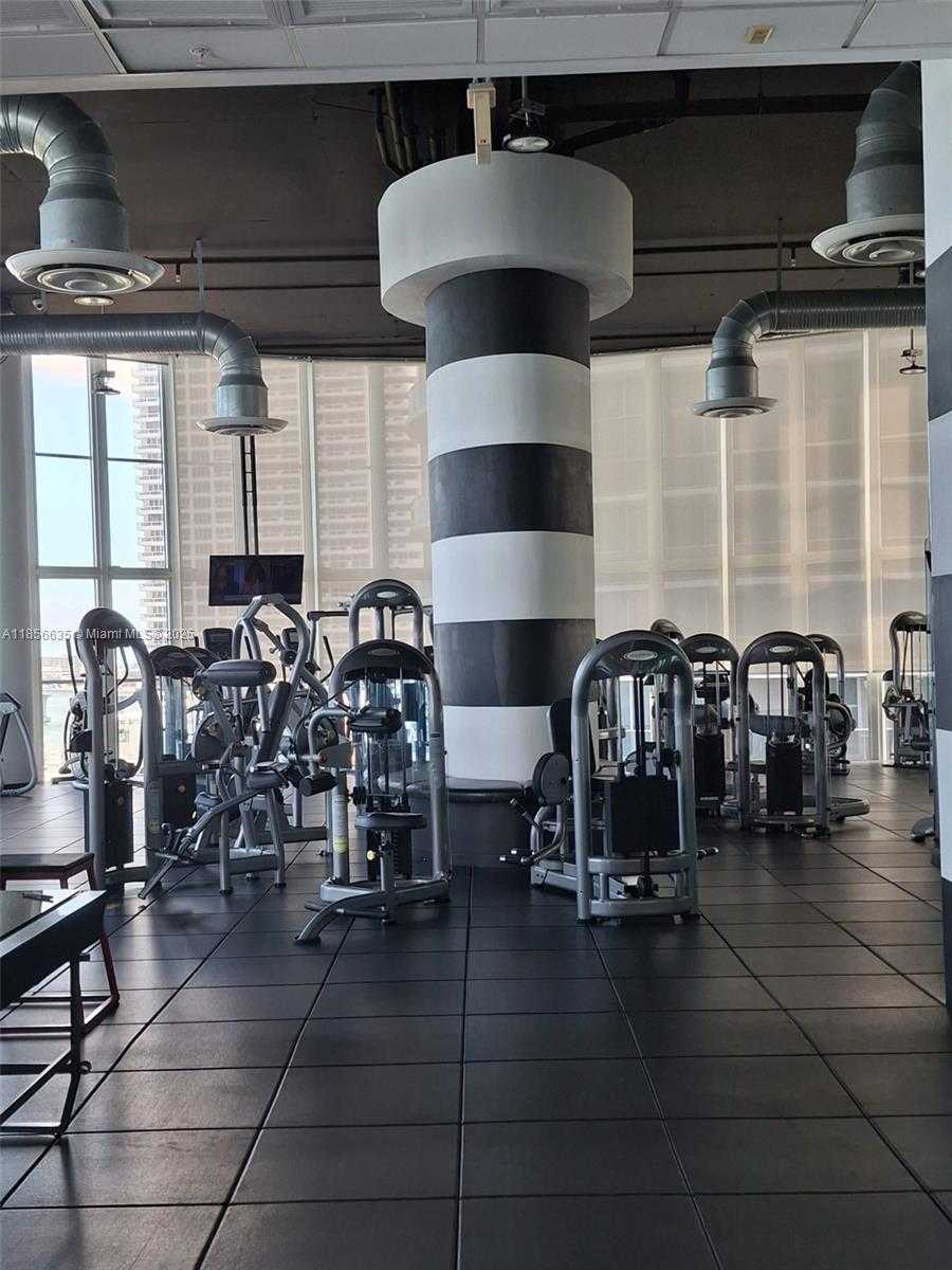 Small Image of 1800 NORTH BAYSHORE DR #3908, Miami Number 31