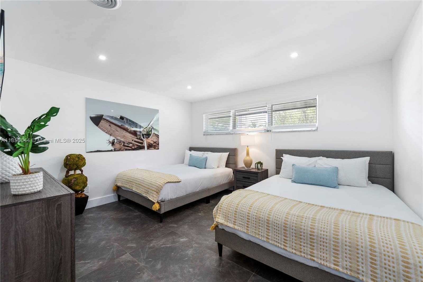 Small Image of 4322 POLK ST, Hollywood Number 21