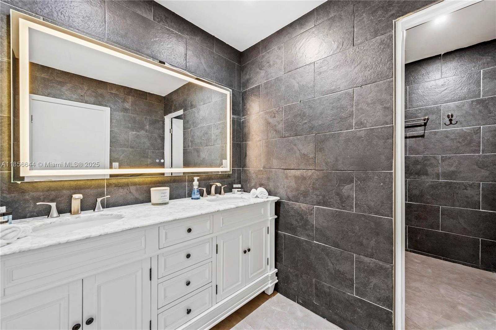 Small Image of 4322 POLK ST, Hollywood Number 29