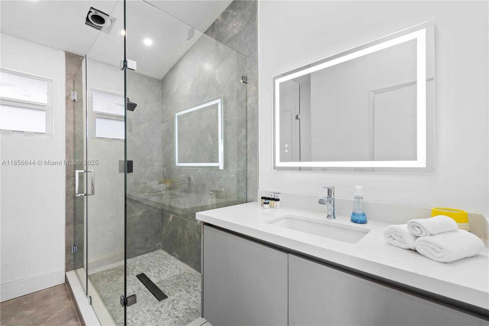 Small Image of 4322 POLK ST, Hollywood Number 36