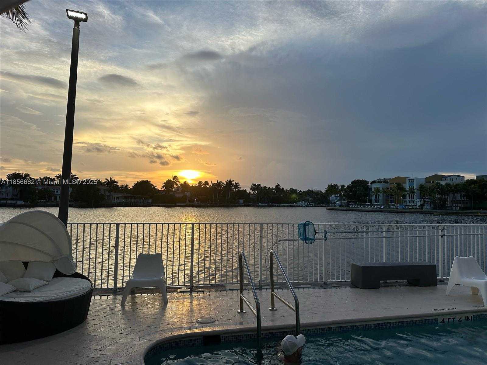 Small Image of 5880 COLLINS AVE #703, Miami Beach Number 11