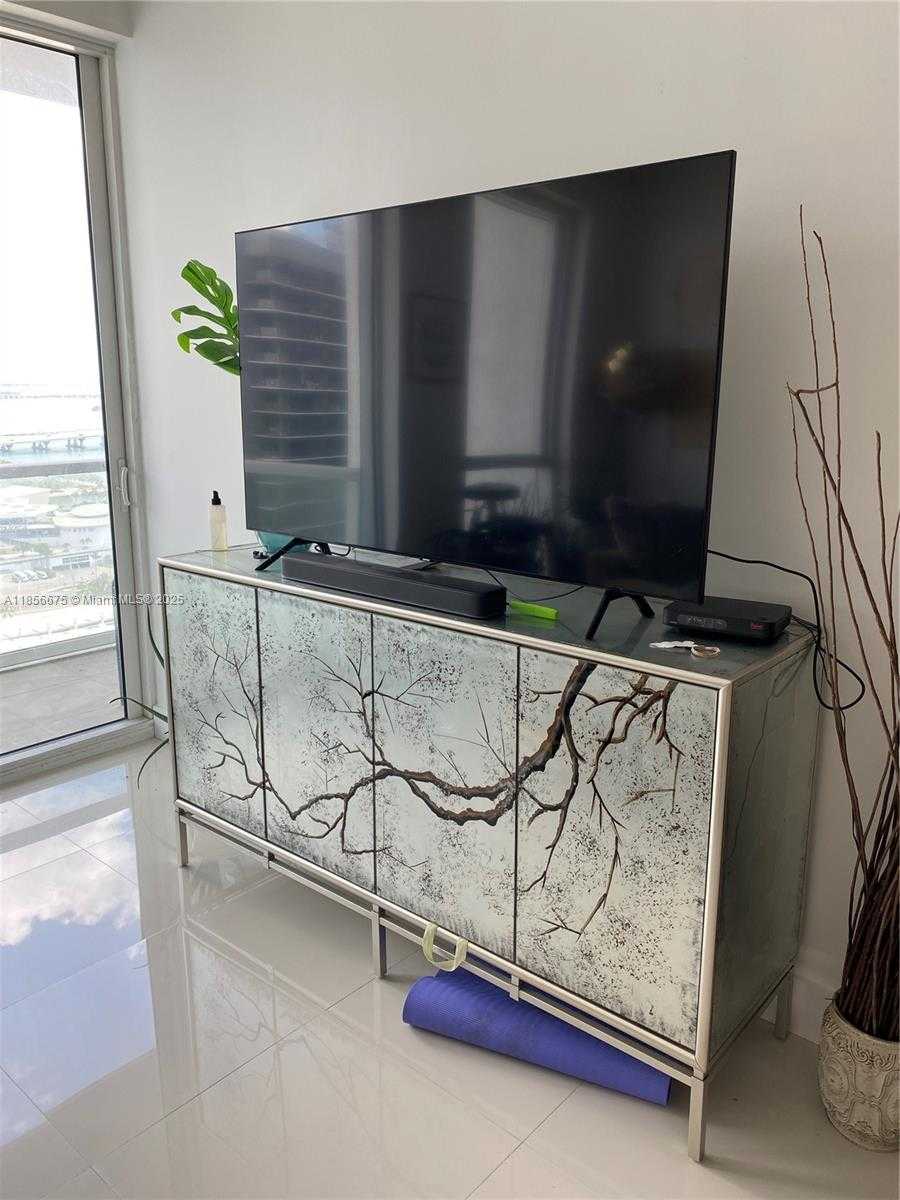 Small Image of 244 BISCAYNE BLVD #2706, Miami Number 10