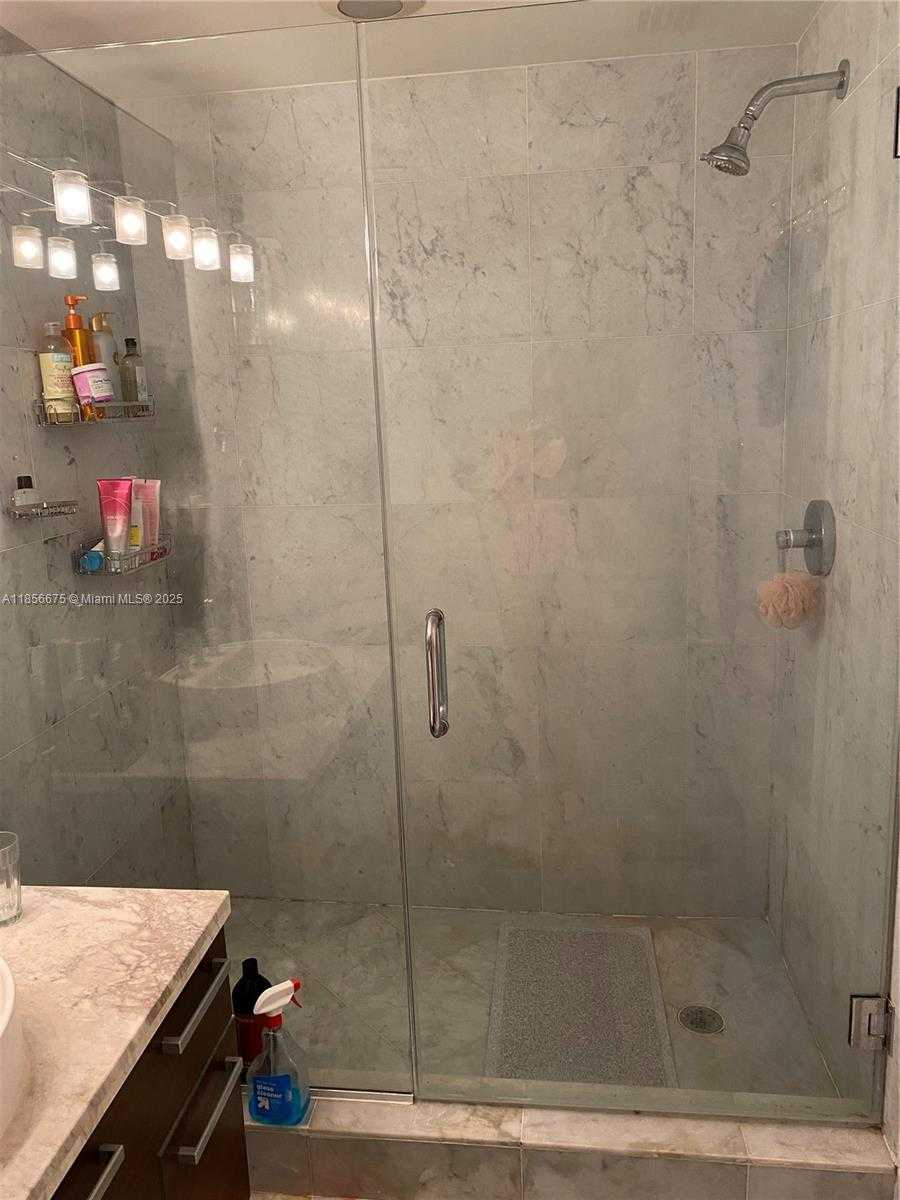 Small Image of 244 BISCAYNE BLVD #2706, Miami Number 14